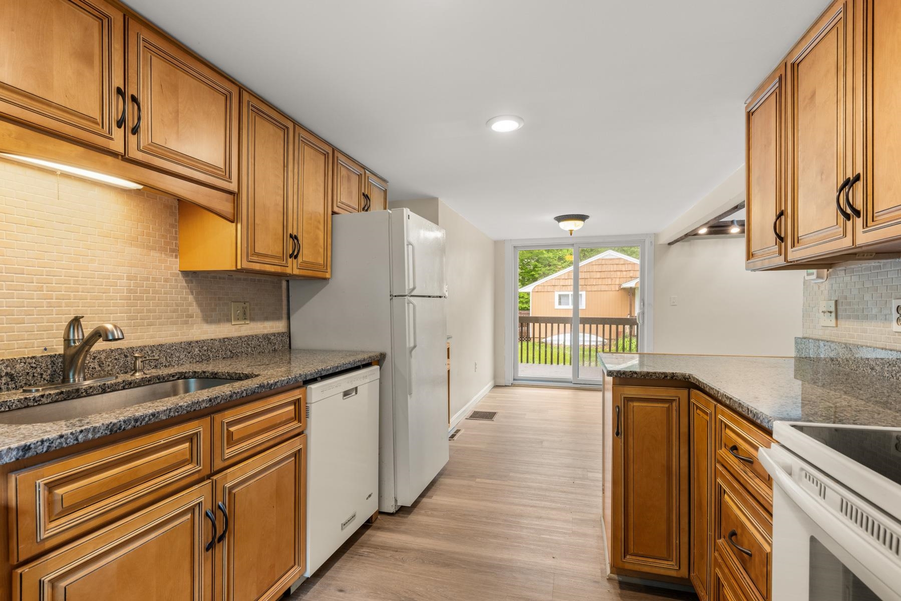 267 Pioneer Road Rye, NH 03870 - Photo 14 of 32