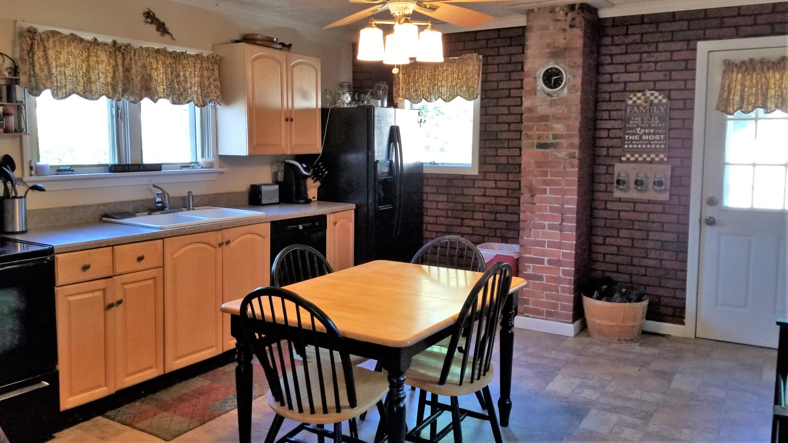 29 Mill Street Springvale, ME 04083 - Photo 5 of 23 5