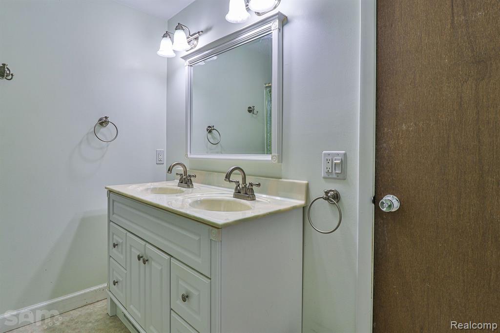 1243 Shenandoah Drive Rochester Hills, MI 48306 - Photo 29 of 40