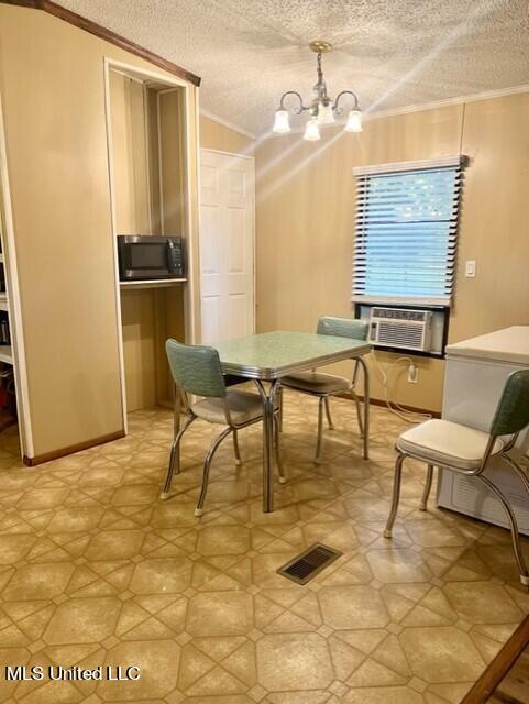 251 Green Road North Sardis, MS 38666 - Photo 15 of 48 251 GREEN RD - EATING AREA