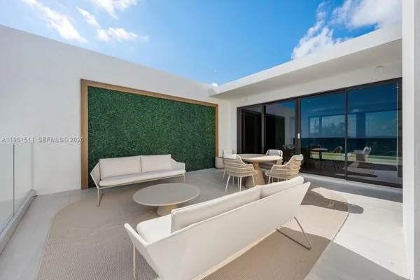 $37,500,000 | 1107 Hillsboro Mile, Hillsboro Beach, FL 33062