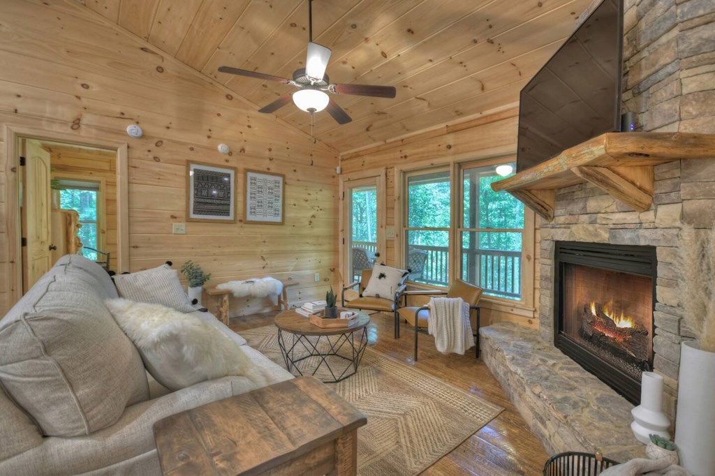 105 Jason Martin Circle Blue Ridge, GA 30513 - Photo 7 of 22 Gallery Image 7