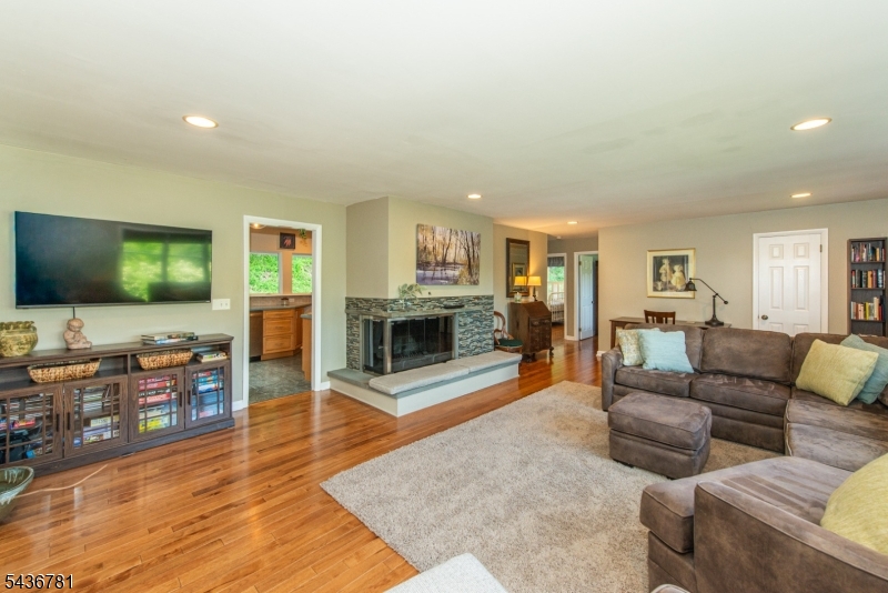 327 Pleasant Hill Road Flanders, NJ 07836 - Photo 7 of 46