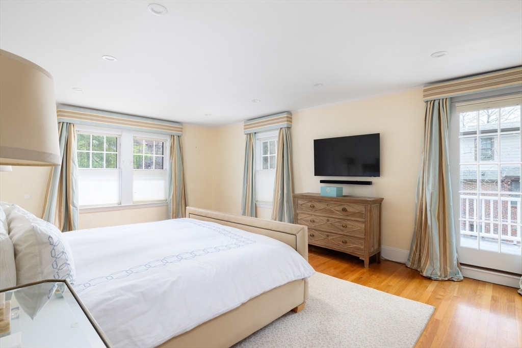 98 Spooner Road Chestnut Hill, MA 02467 - Photo 10 of 14 Gallery Image 10