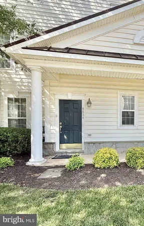 $2,900 | 6814 Sabbarton Place, Unit 92, Gainesville, VA 20155
