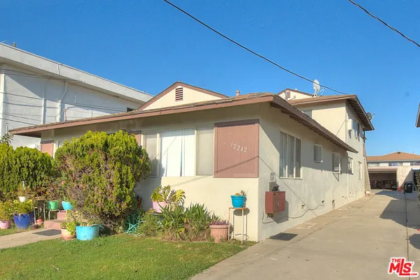 $1,250,000 | 12242 Manor Drive, Hawthorne, CA 90250