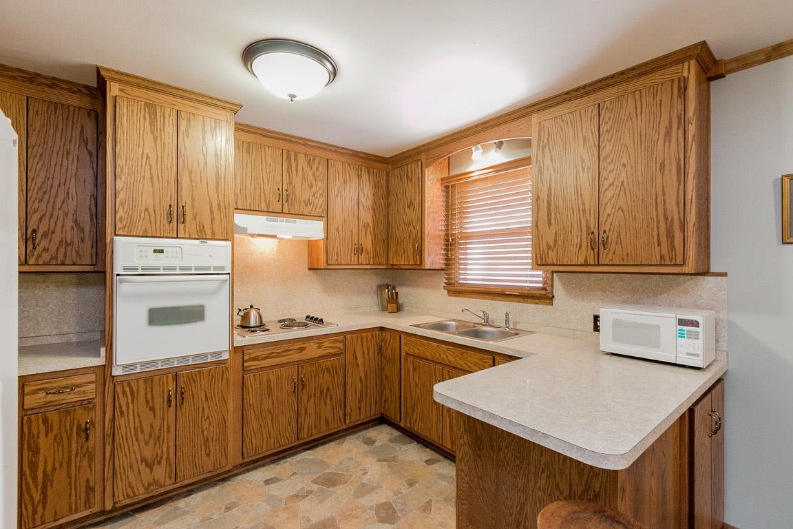 605 Rome Pike Lebanon, TN 37087 - Photo 11 of 27 Kitchen with lots of cabinet space and built in oven