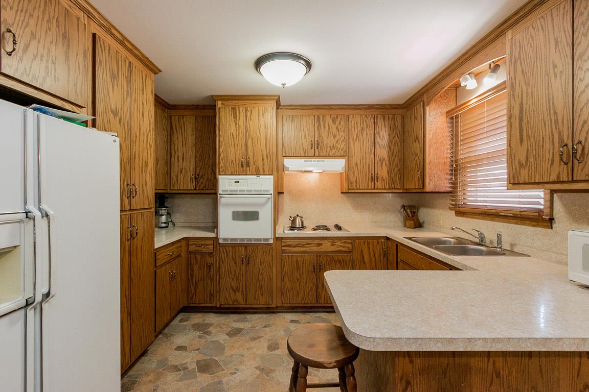 605 Rome Pike Lebanon, TN 37087 - Photo 12 of 27 kitchen with bar top dining area
