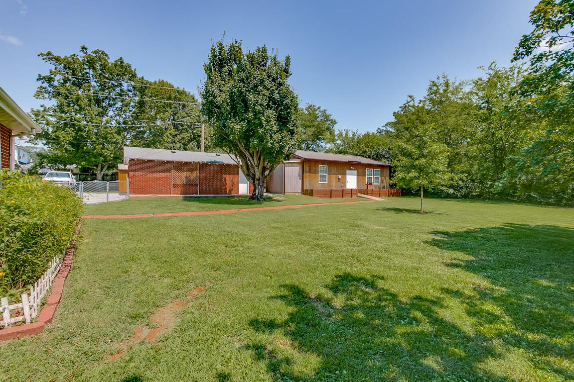 605 Rome Pike Lebanon, TN 37087 - Photo 4 of 27 Features detached garage