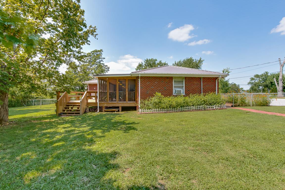 605 Rome Pike Lebanon, TN 37087 - Photo 6 of 27 Sun room and spacious deck