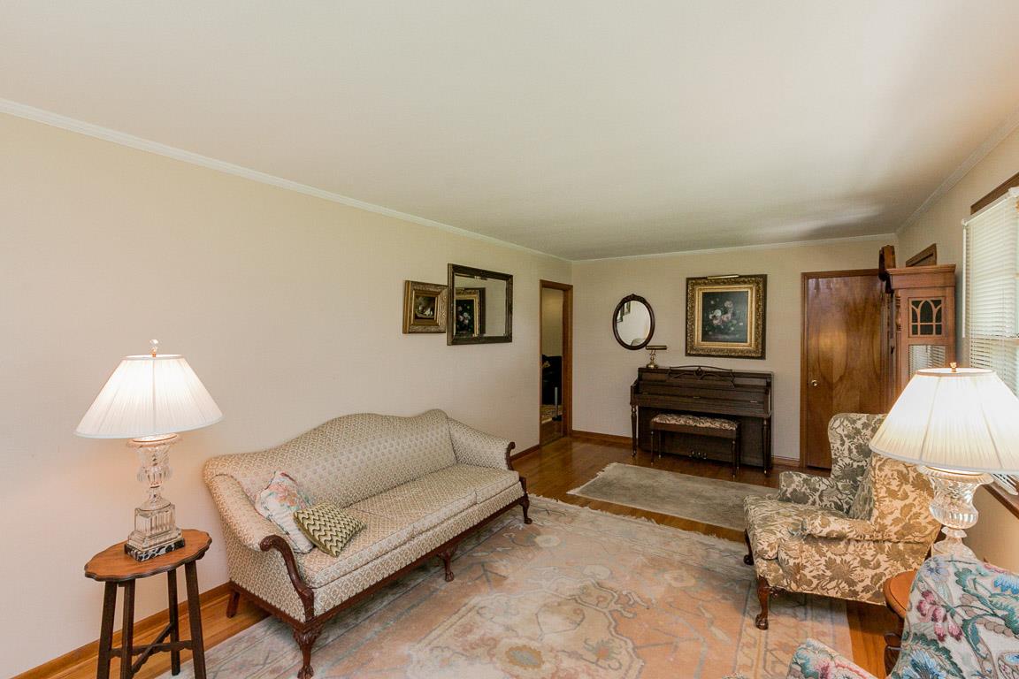 605 Rome Pike Lebanon, TN 37087 - Photo 8 of 27 Formal Living area with access to kitchen
