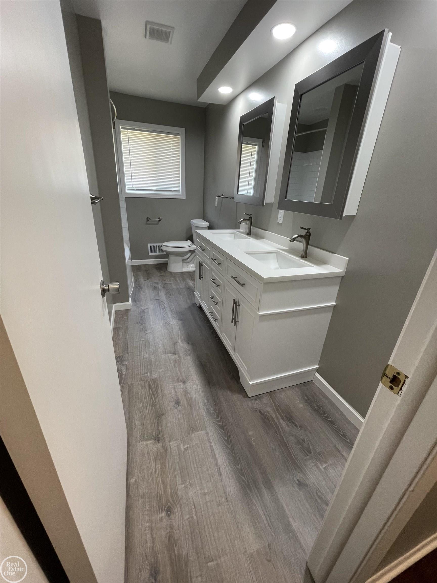 26404 Burg Road Warren, MI 48089 - Photo 10 of 35