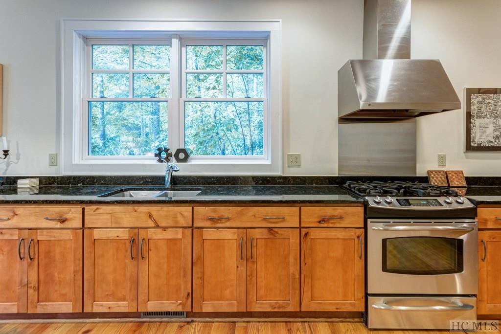 237 Deer Run Road Highlands, NC 28741 - Photo 48 of 61 Gallery Image 48
