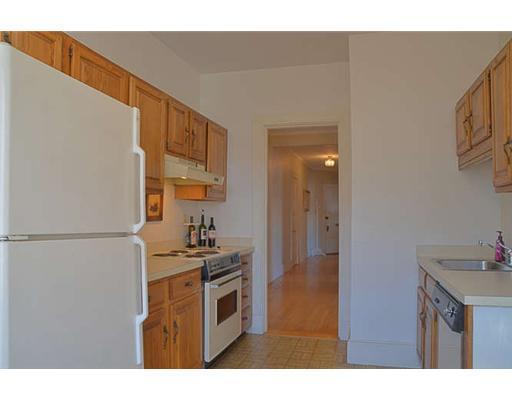 180 High Street, Unit 40 Portland, ME 04101 - Photo 14 of 25 Kitchen. Completely equipped...