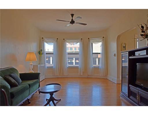 180 High Street, Unit 40 Portland, ME 04101 - Photo 18 of 25 Living Room. Very spacious living...