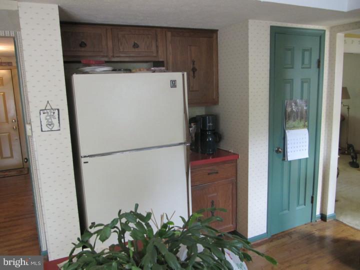 2076 Spring Valley Road Lansdale, PA 19446 - Photo 6 of 16 Kitchen
