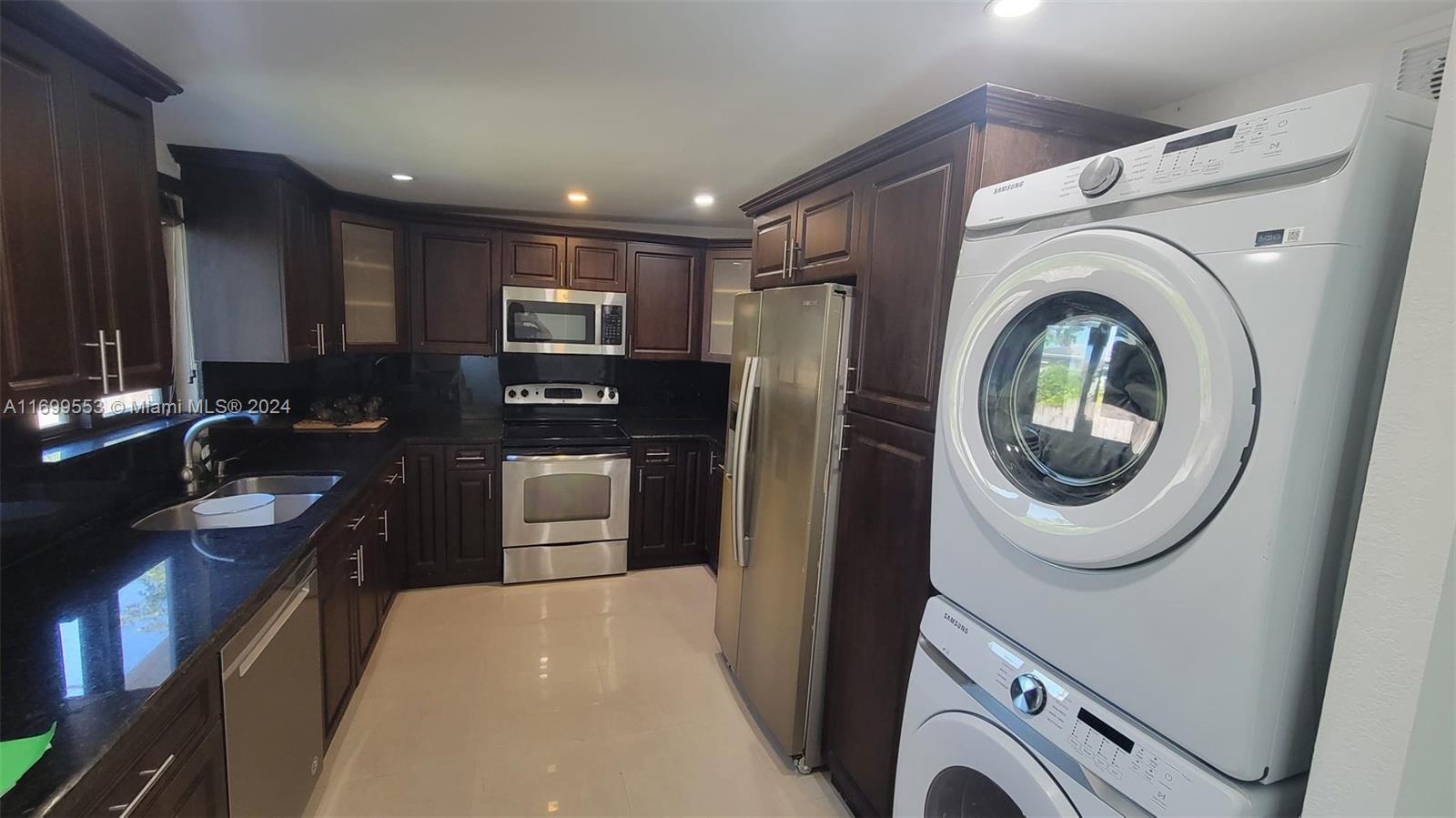 8281 Southwest 28th Street, Unit A Miami, FL 33155 - Photo 11 of 32
