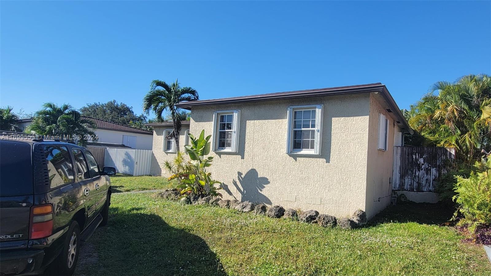 8281 Southwest 28th Street, Unit A Miami, FL 33155 - Photo 2 of 32
