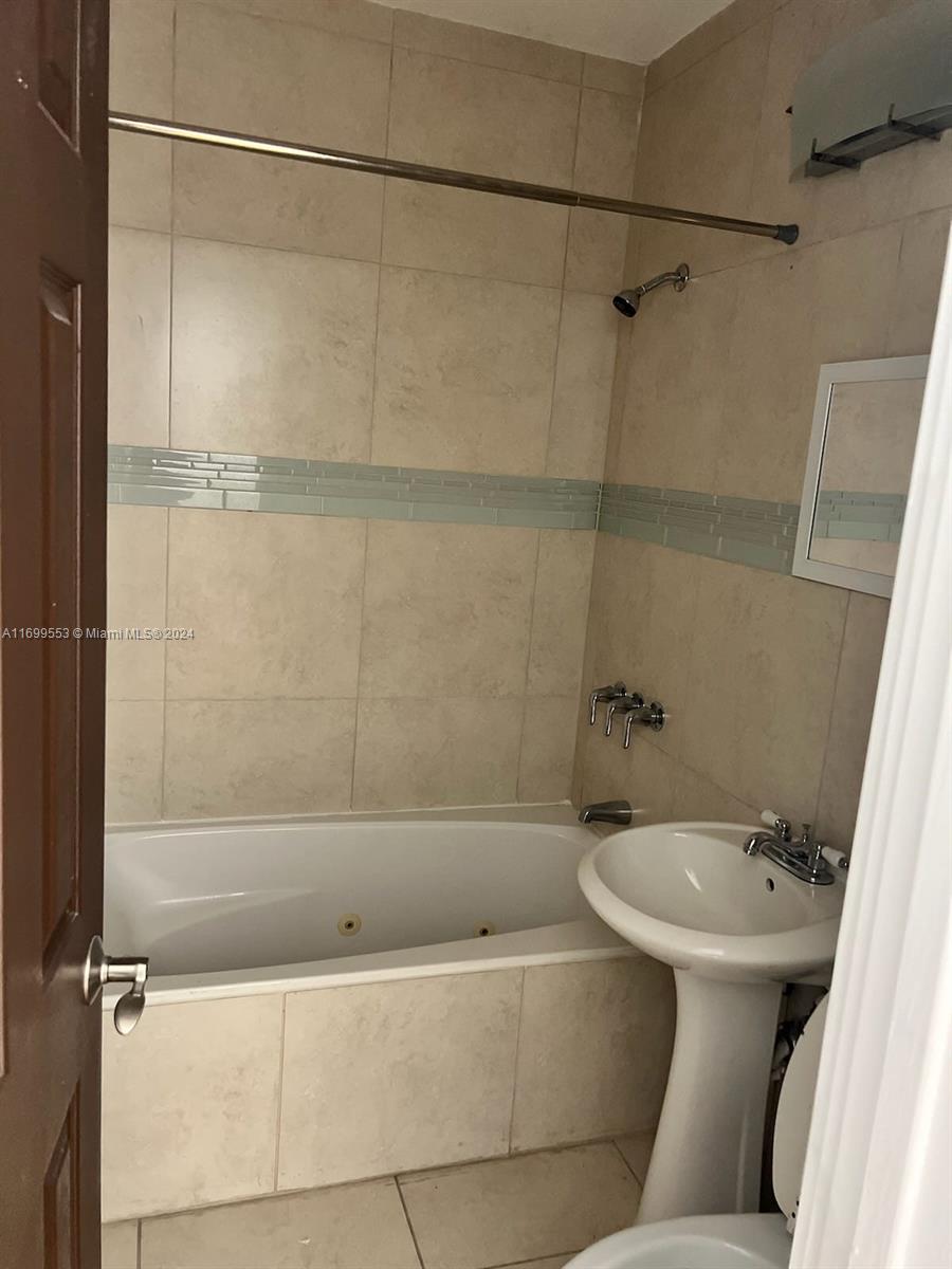 8281 Southwest 28th Street, Unit A Miami, FL 33155 - Photo 21 of 32