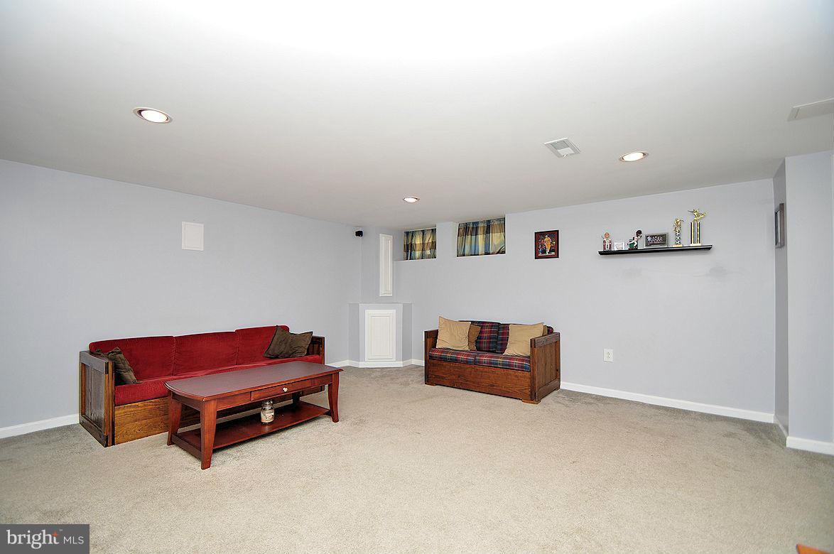 408 Greenlow Road Baltimore, MD 21228 - Photo 16 of 20