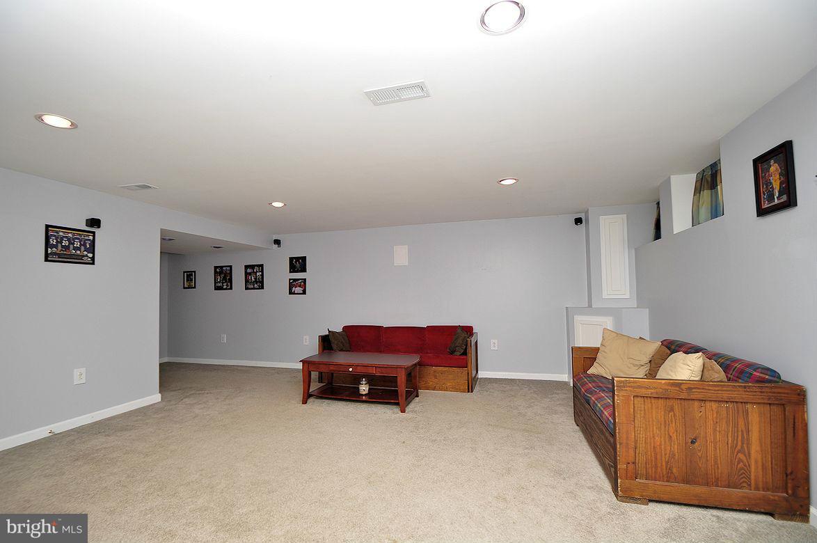 408 Greenlow Road Baltimore, MD 21228 - Photo 17 of 20 a living room with furniture