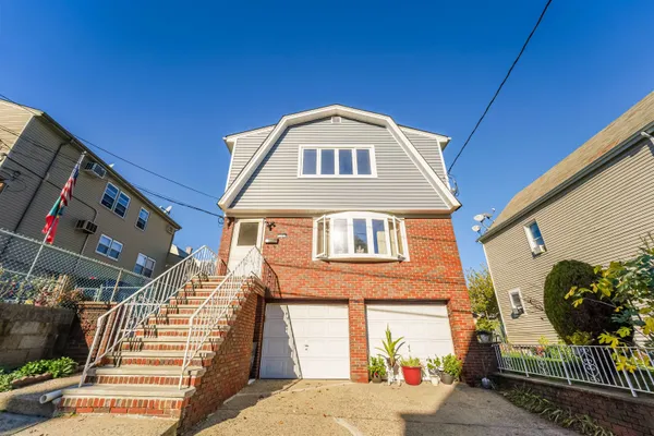 $2,300 | 79 Hoyt Street, Unit 2, Kearny, NJ 07032