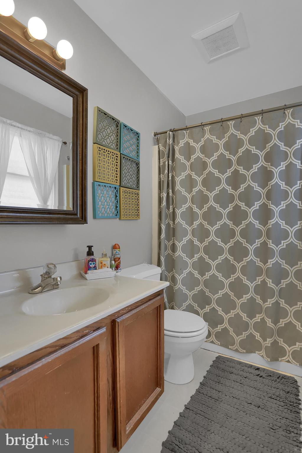 320 Diller Road Hanover, PA 17331 - Photo 16 of 27 Main level full bath
