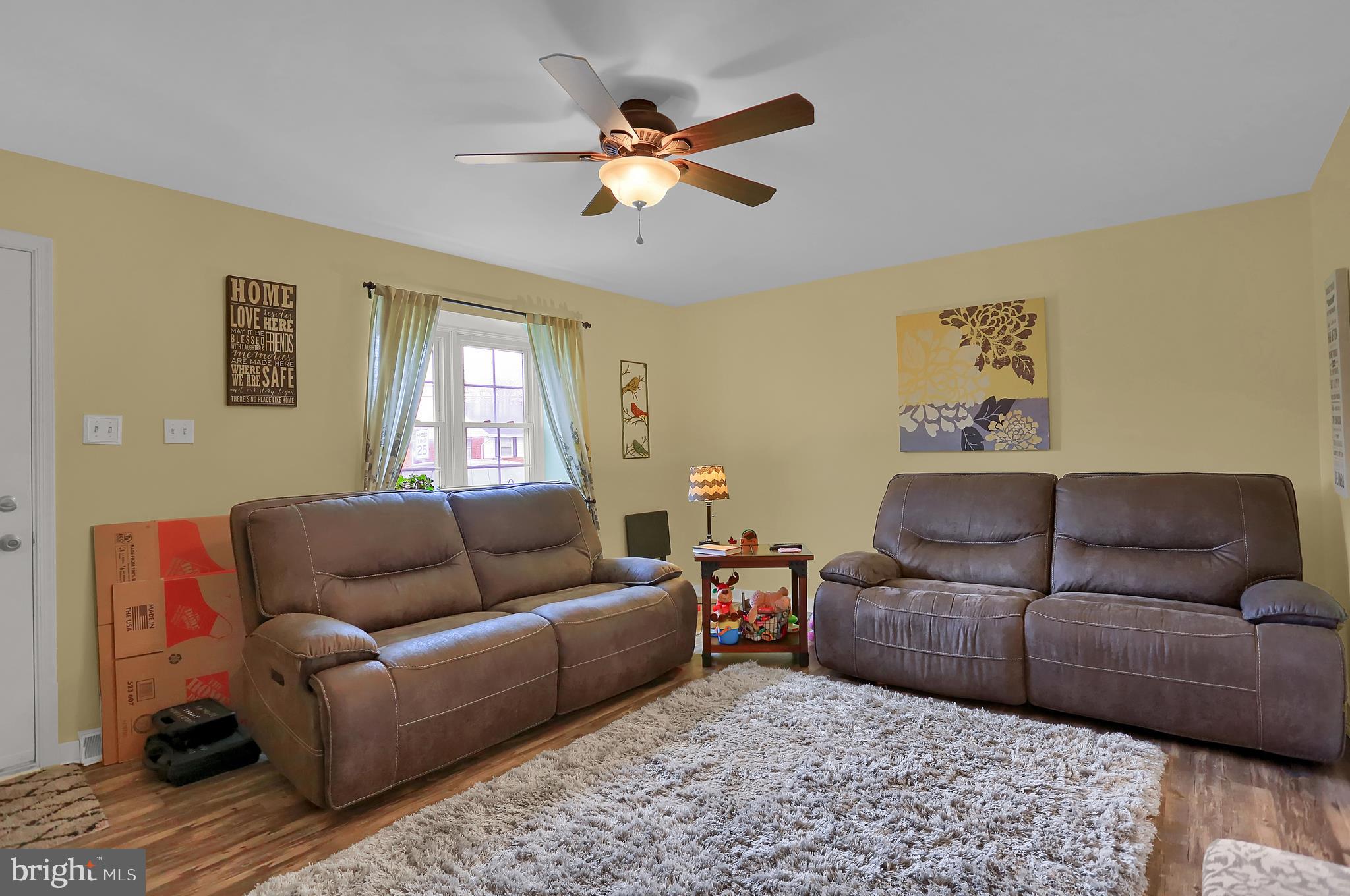 320 Diller Road Hanover, PA 17331 - Photo 7 of 27 Living room