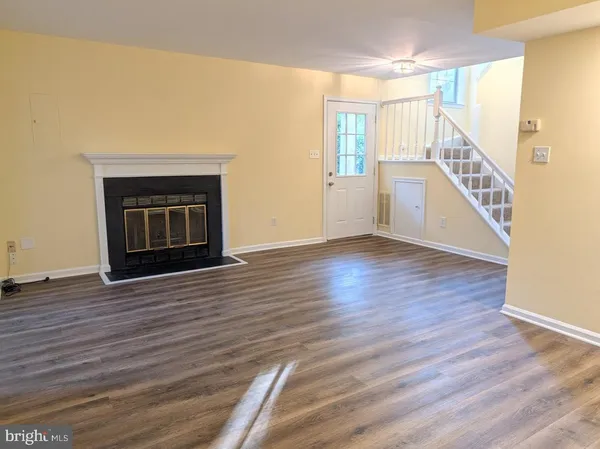 $2,100 | 14449 Gringsby Court, Centreville, VA 20120