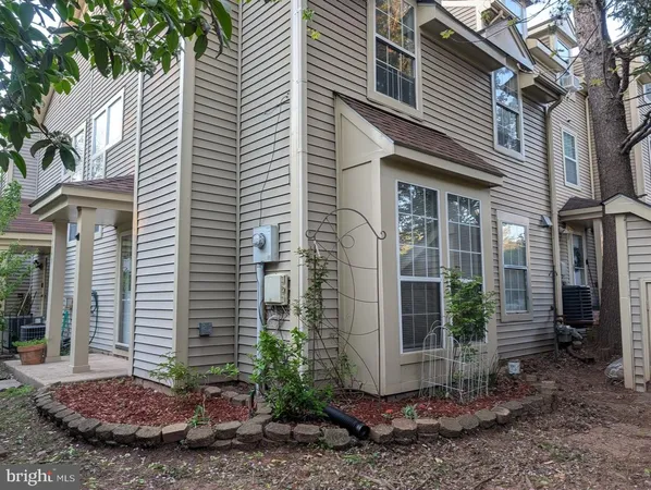 $2,100 | 14449 Gringsby Court, Centreville, VA 20120