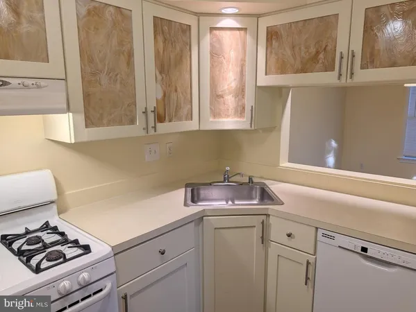 $2,100 | 14449 Gringsby Court, Centreville, VA 20120