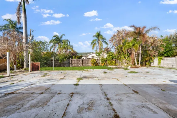 $2,350 | 1672 Southwest Schleicher Lane, Port St. Lucie, FL 34984