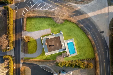 $1,799,000 | 24 Lighthouse Road, Hampton Bays, NY 11946