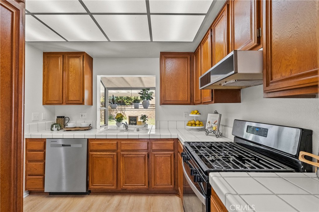 28511 Victoria Road Castaic, CA 91384 - Photo 9 of 37