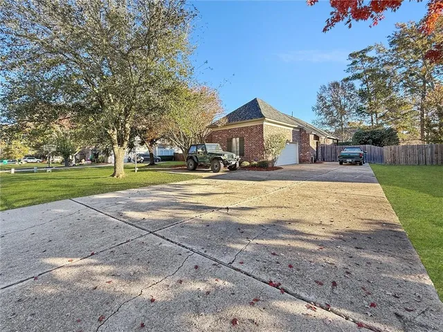 $699,900 | 1179 Springwater Drive, Mandeville, LA 70471
