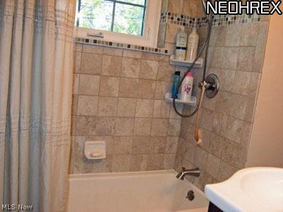 6958 Som Center Road Solon, OH 44139 - Photo 19 of 25 Second floor bath