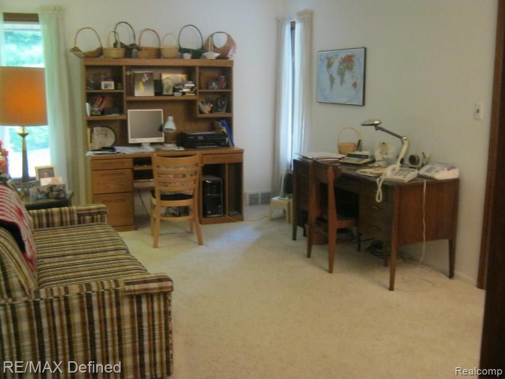 395 South Rochester Road Oakland, MI 48363 - Photo 11 of 23 Bedroom 11 (1024x768).jpg