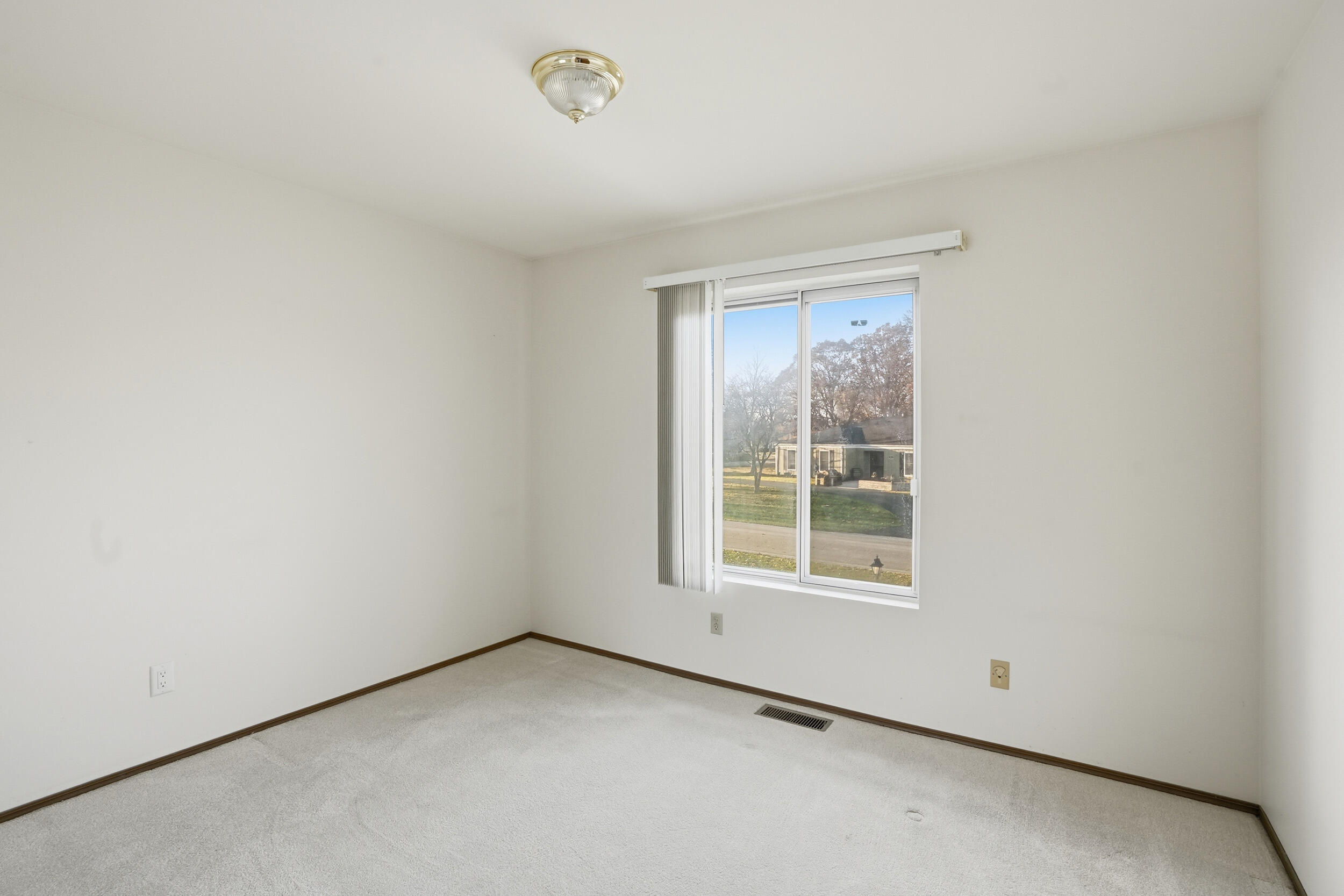 4142 Augusta Drive Crown Point, IN 46307 - Photo 15 of 24 an empty room with a window