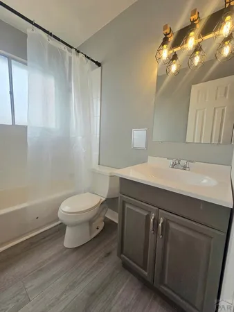 $584,900 | 5 Douglas Lane, Pueblo, CO 81001