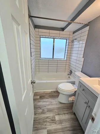 $584,900 | 5 Douglas Lane, Pueblo, CO 81001