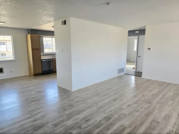 $584,900 | 5 Douglas Lane, Pueblo, CO 81001