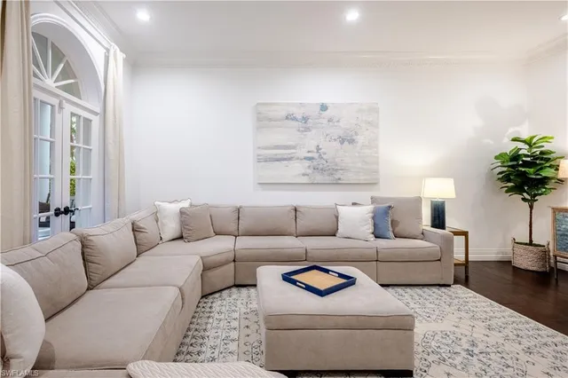 $3,750,000 | 13189 Valewood Drive, Naples, FL 34119