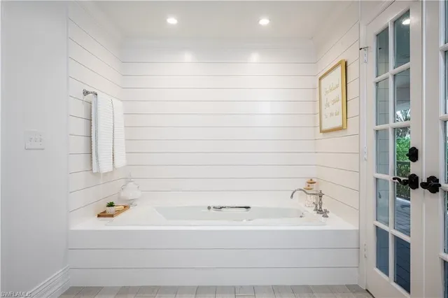 $3,750,000 | 13189 Valewood Drive, Naples, FL 34119