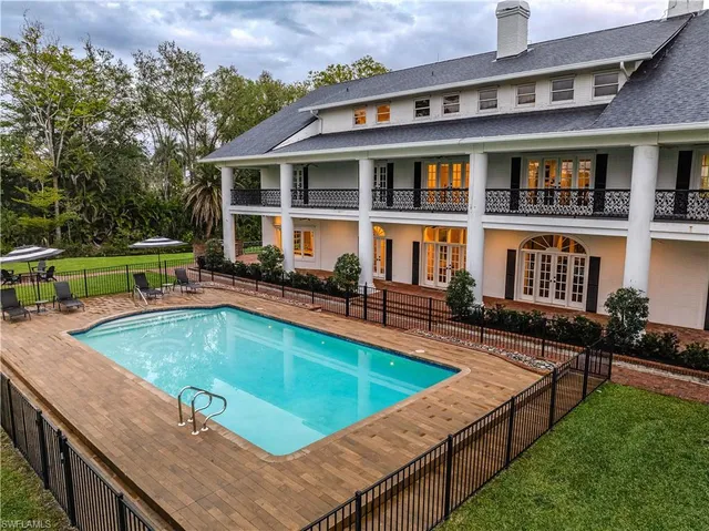 $3,750,000 | 13189 Valewood Drive, Naples, FL 34119