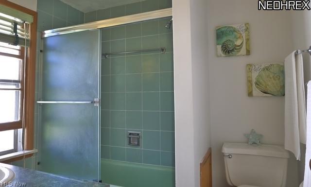 16406 Fernway Road Cleveland, OH 44120 - Photo 15 of 21 Main bathroom upstairs.