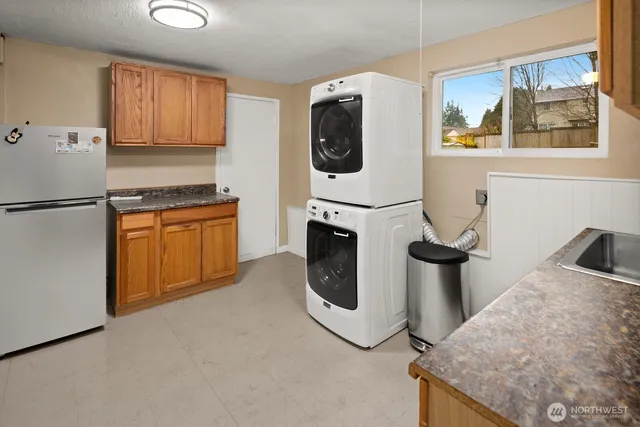 $3,000 | 2433 199th Place Southwest, Lynnwood, WA 98036