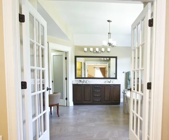 $2,100,000 | 10 Woodbury Lane, Middleton, MA 01949