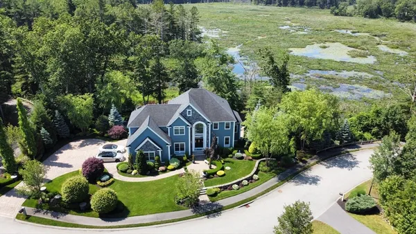 $2,100,000 | 10 Woodbury Lane, Middleton, MA 01949