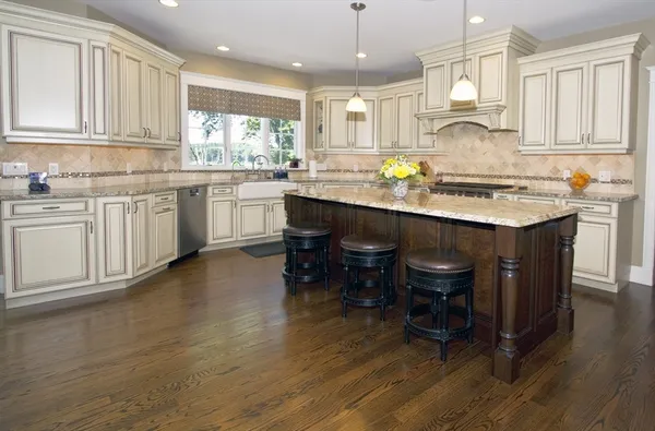 $2,100,000 | 10 Woodbury Lane, Middleton, MA 01949