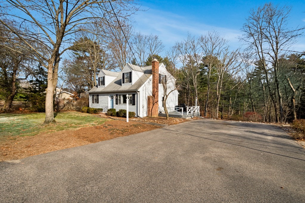 17 Howland Road Stoughton, MA 02072 - Photo 3 of 29 Gallery Image 3